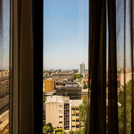 Crowne Plaza Porto By Ihg Hotel Bagian luar foto View from the window of a cell at the prison