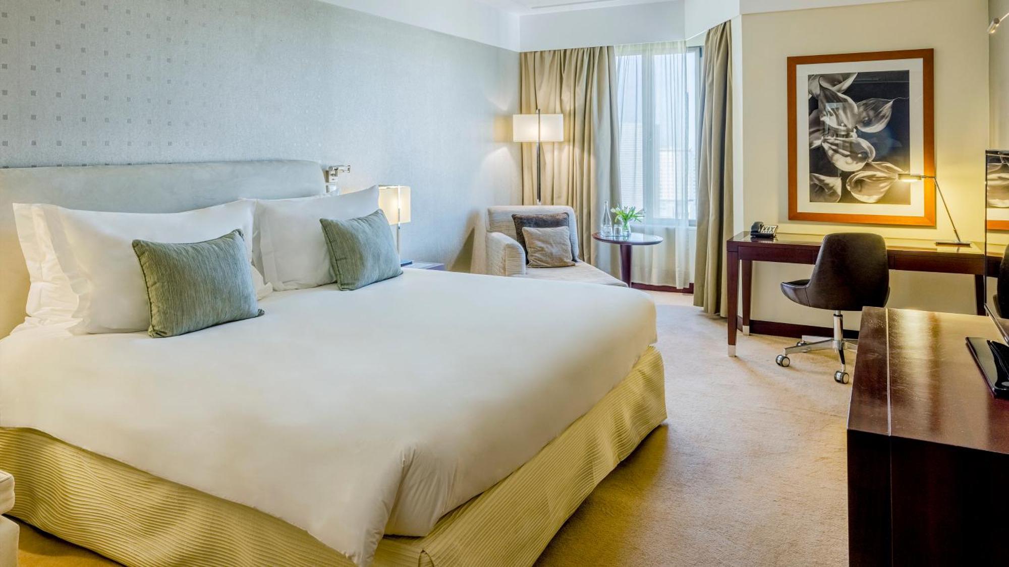 Crowne Plaza Porto By Ihg Hotel Bagian luar foto A room at the InterContinental London Park Lane