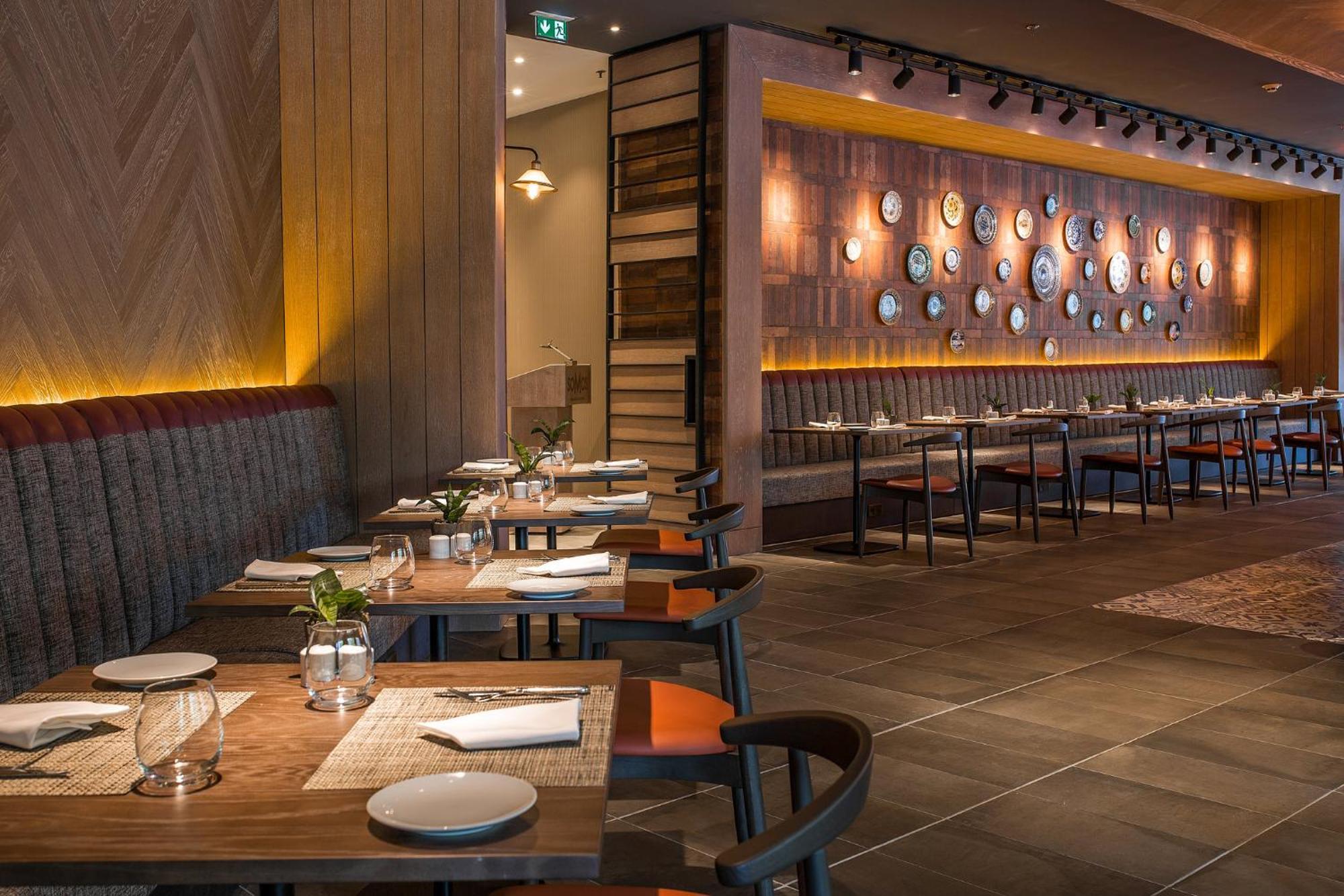 Crowne Plaza Porto By Ihg Hotel Bagian luar foto The interior of the restaurant